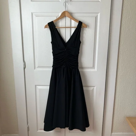 Max and Cleo Black A-Line Midi Dress Size 4 EUC - Picture 5 of 15
